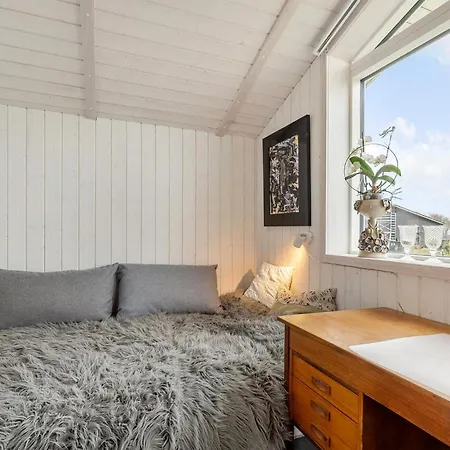 Prázdninový dům 3 Bedroom Awesome In *