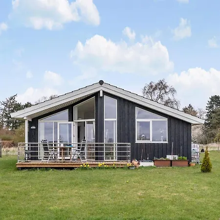 3 Bedroom Awesome In * Stubbekøbing