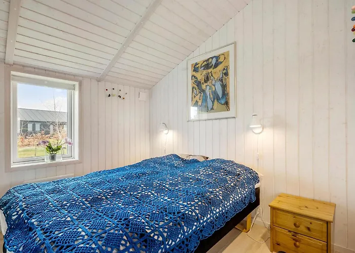 3 Bedroom Awesome In Feriehus
