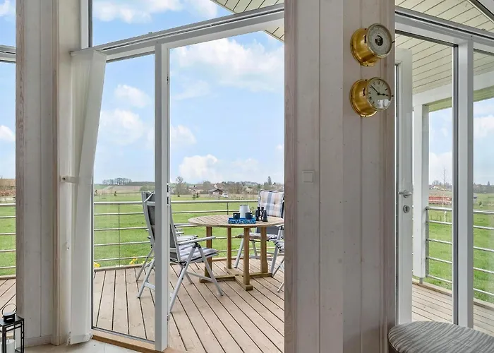 3 Bedroom Awesome In * Stubbekøbing