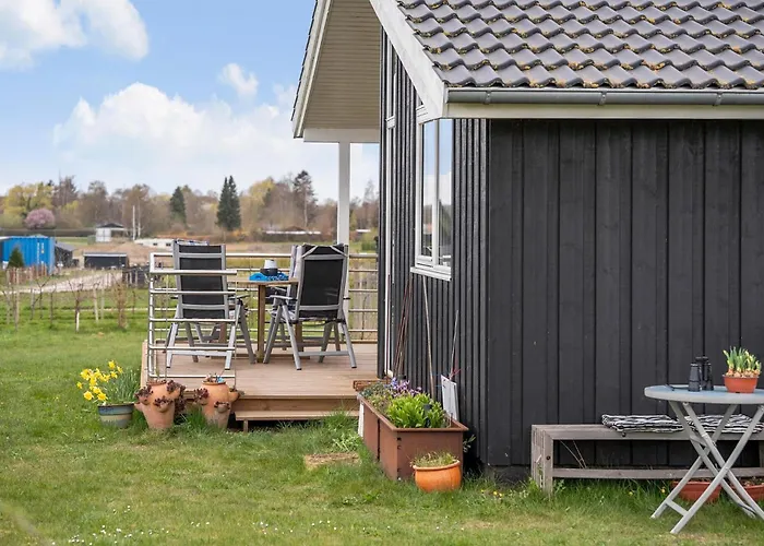 Feriehus 3 Bedroom Awesome In Stubbekøbing